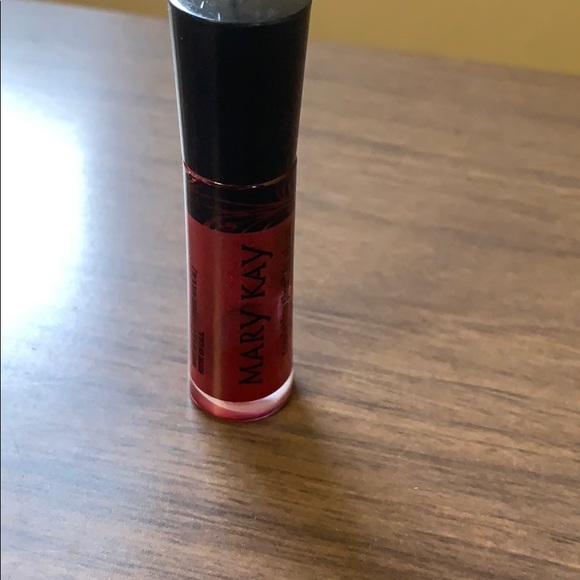 Mary Kay nourishing plus lip gloss - Picture 1 of 2